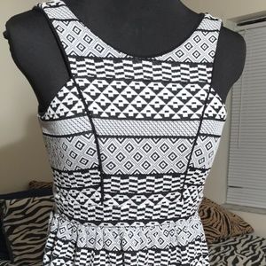 Monteau Los Angeles geometric dress size s
